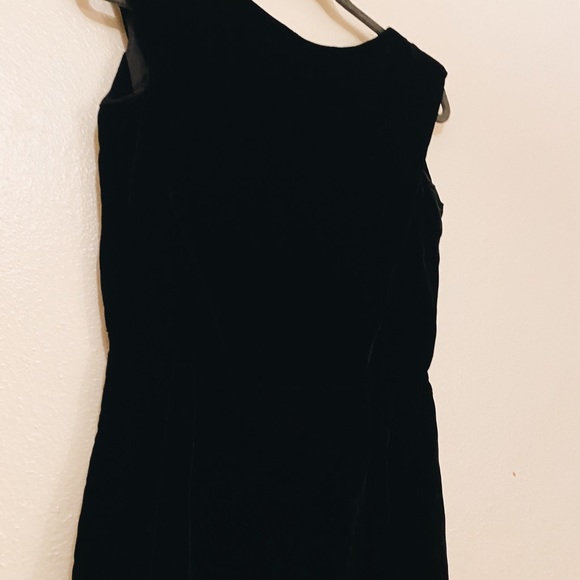 Vintage 50s Black Velvet Sleeveless Cocktail Dress - Picture 2 of 6